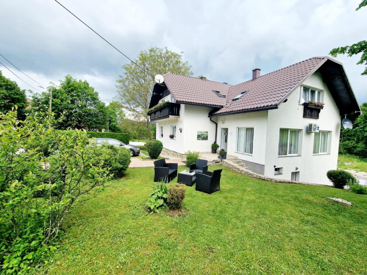 Bed and Breakfast House Ana Plitvička Jezera Esterno foto