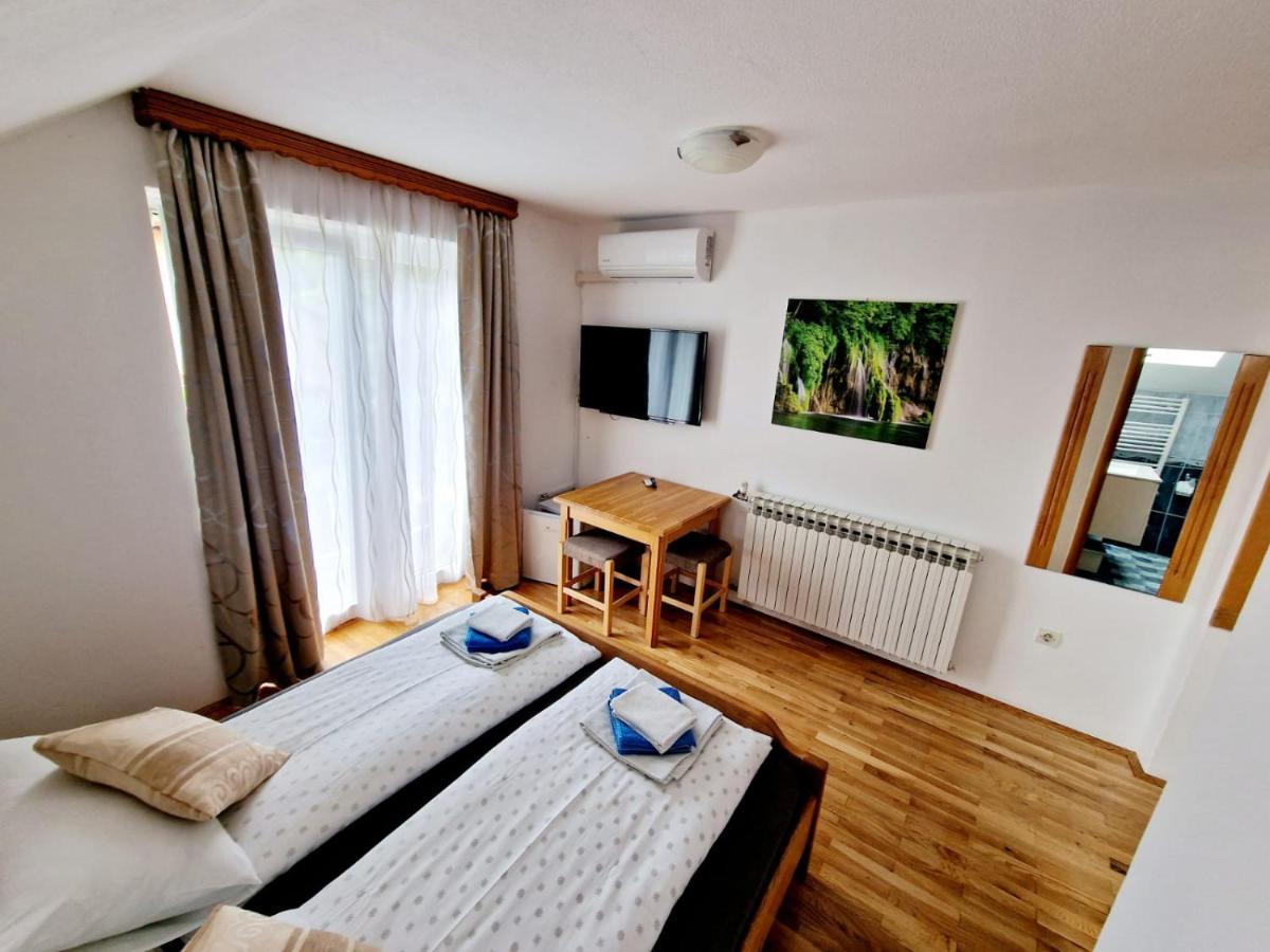 Bed and Breakfast House Ana Plitvička Jezera Esterno foto