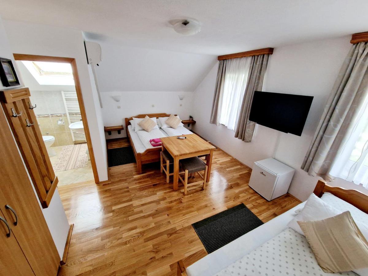 Bed and Breakfast House Ana Plitvička Jezera Esterno foto