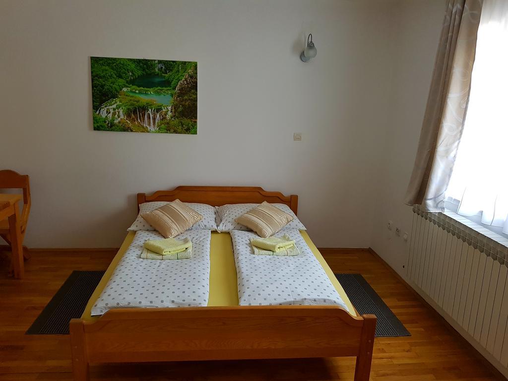 Bed and Breakfast House Ana Plitvička Jezera Esterno foto