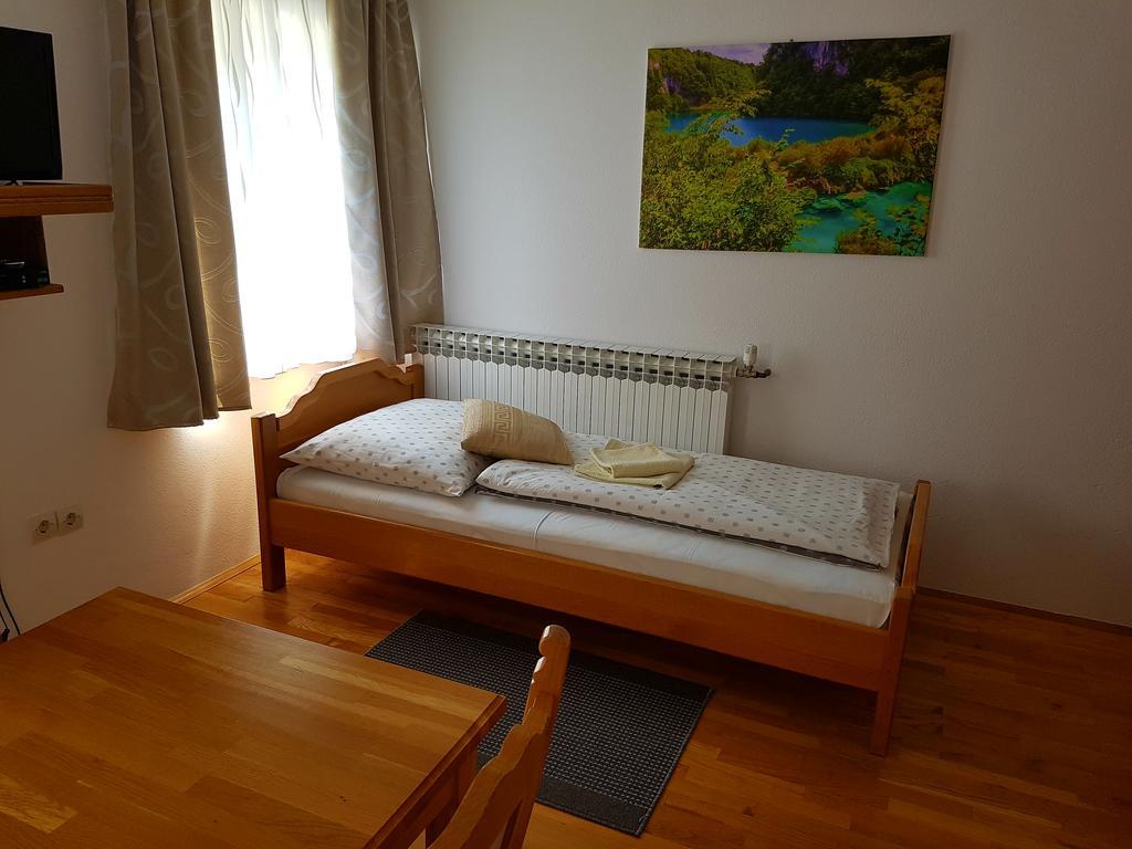 Bed and Breakfast House Ana Plitvička Jezera Esterno foto