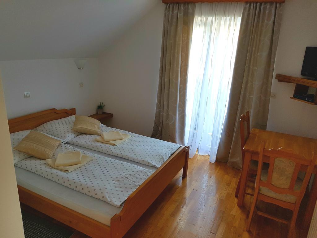 Bed and Breakfast House Ana Plitvička Jezera Esterno foto