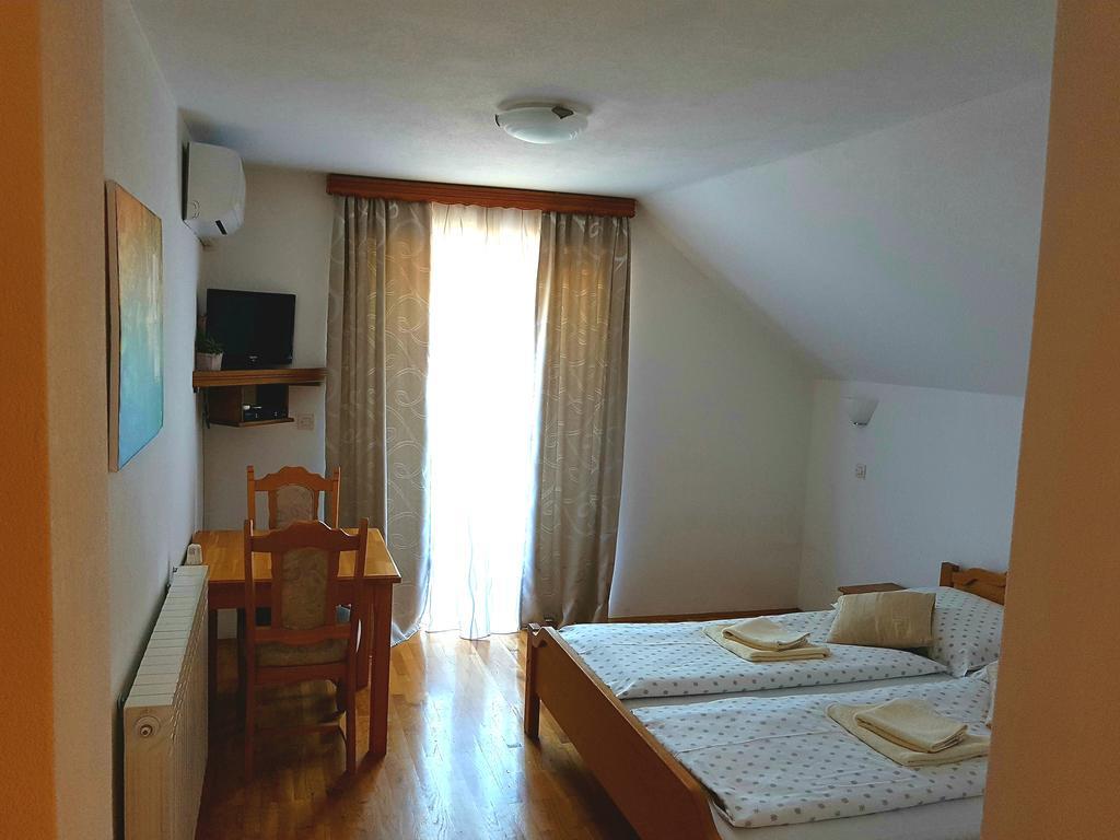 Bed and Breakfast House Ana Plitvička Jezera Esterno foto