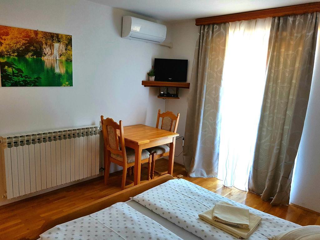 Bed and Breakfast House Ana Plitvička Jezera Esterno foto
