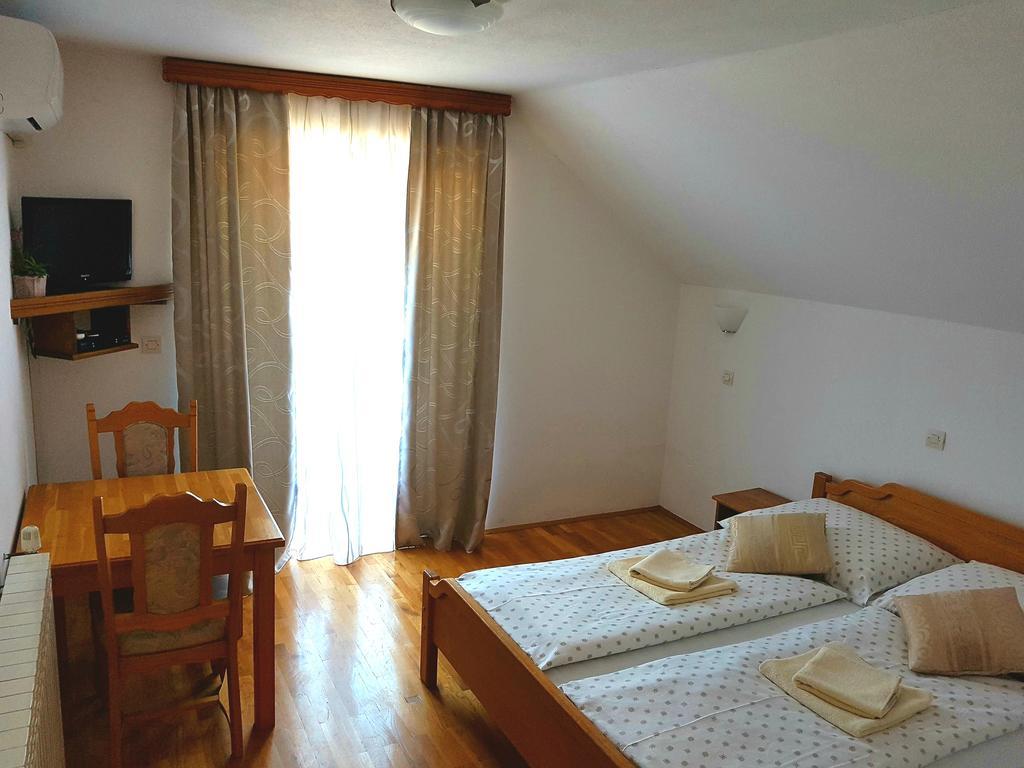 Bed and Breakfast House Ana Plitvička Jezera Esterno foto